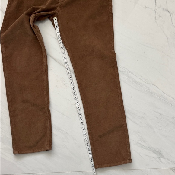 EUC Hardly Worn Men’s Faherty Stretch Corduroy 5-Pocket Pant
Size 32 x 30 - Picture 3 of 9